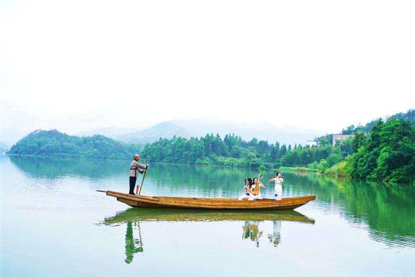 简论李白《秋浦歌》十七首