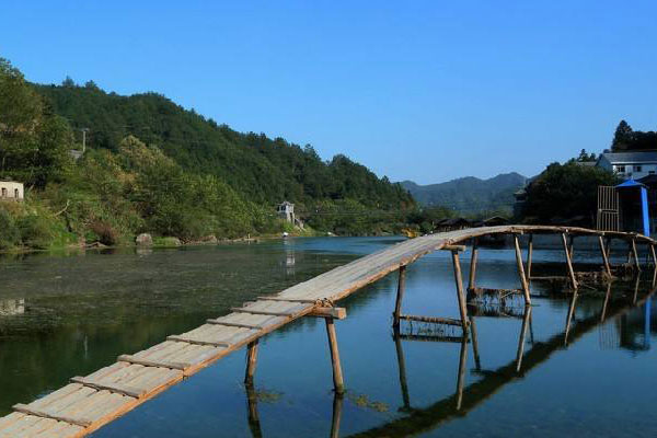 简论李白《秋浦歌》十七首